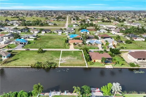 Cape Coral Canal Lot