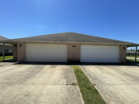 Updated Duplex in Bethel Heights