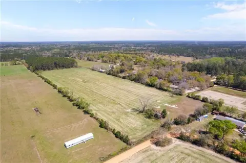 Versatile Acreage Near Jesup, Georgia