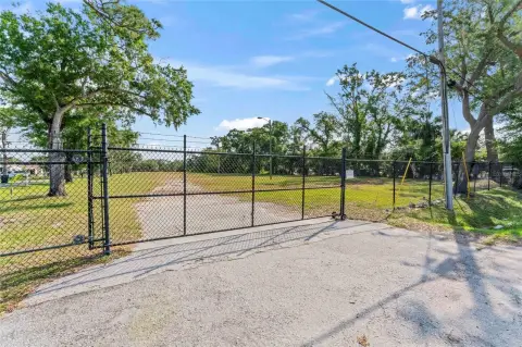 4+ Acre Land in Tampa