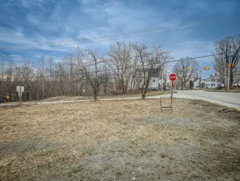 Corner Lot with Road Visibility