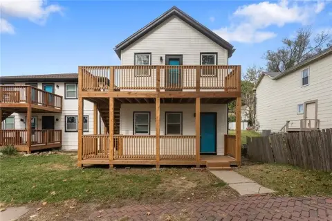 Duplex with Unit-Specific Decks