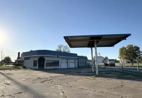Versatile Commercial Building in Owensboro