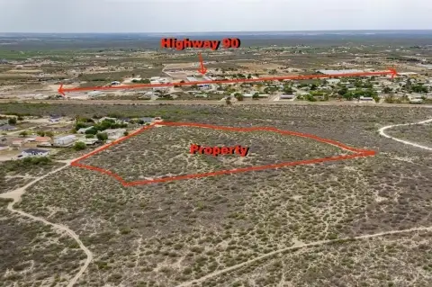 Del Rio Acreage with Lake View