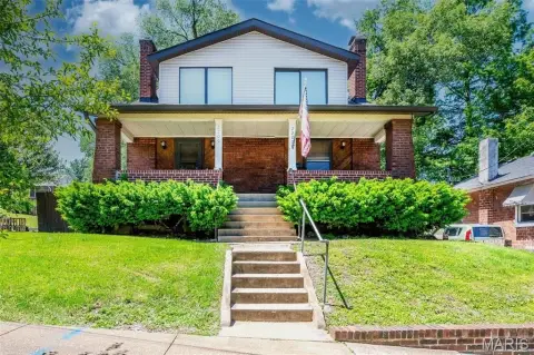 Updated Duplex in Maplewood