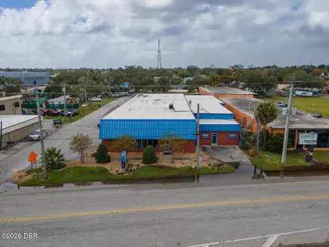 Auto Shop with Secure Yard