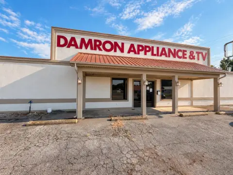 Storefront Building with Half Bath