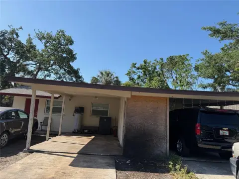 Well-Maintained Duplex Investment