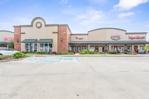 Retail/Office Strip Center Suite