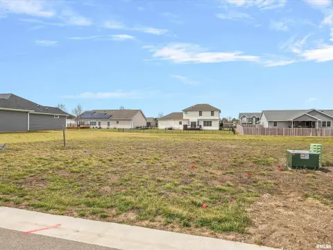 Residential Land in Chatham, IL
