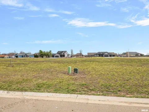 Residential Lot in Chatham, IL