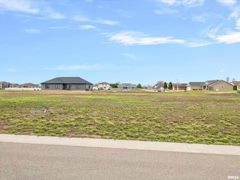 Residential Lot in Chatham, IL