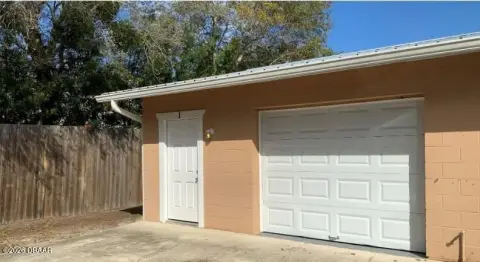 Adaptable Warehouse/Office Unit in Edgewater