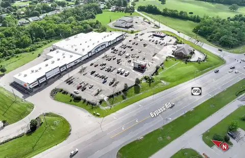 Retail Suite in Neighborhood Shopping Center
