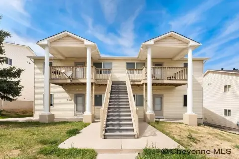 Cheyenne 4-Plex with Garages