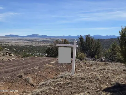 Land in Vernon, Arizona