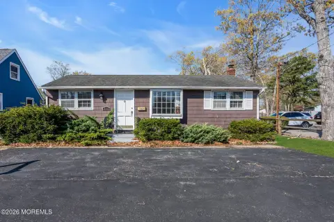 Commercial Property on Lacey Road