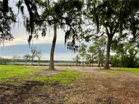 Marsh-Front Homesite in Coopers Point