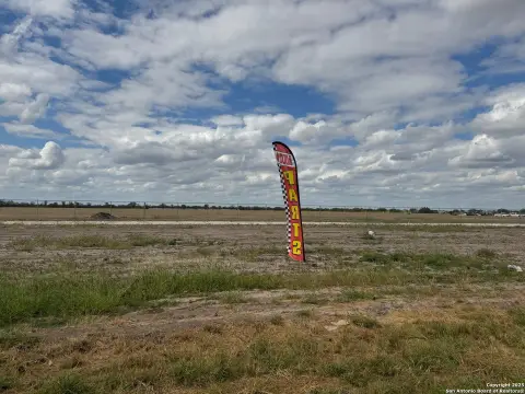Unrestricted Land in La Pryor