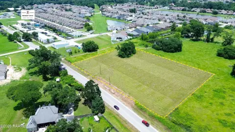 High-Traffic Commercial Lot