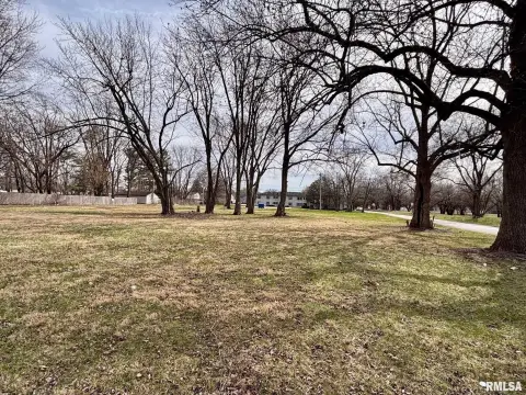 Residential Land in Springfield, IL