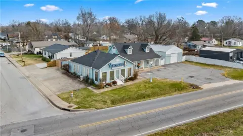Flexible Commercial Hub in Springdale