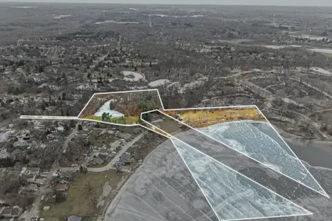 Residential Land in Hamburg Township