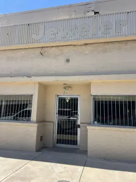 Downtown Del Rio Commercial Building