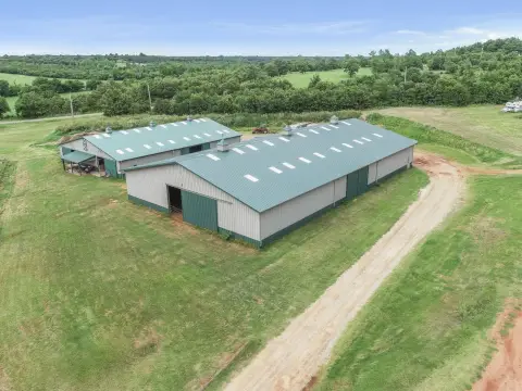 Equestrian Property With Indoor Arena