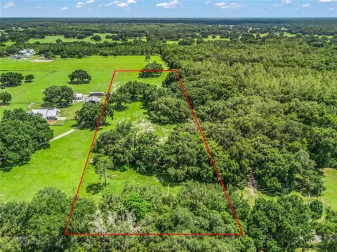 Fenced Farmland Parcel with Oaks