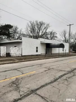 Adaptable Commercial Property in Quincy