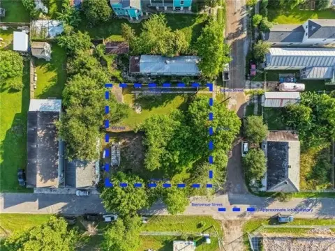 Corner Lot in Holy Cross