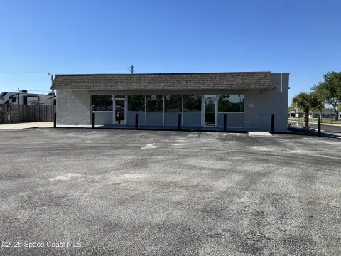 Retail Space in Mims, Florida
