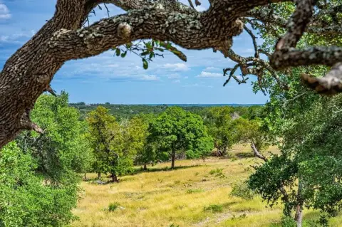 Kerrville Wooded Homesite in Loma Vista