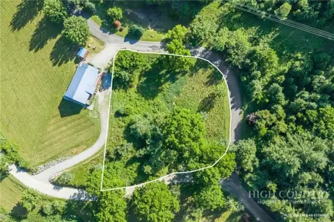 Mountain Retreat Homesite with Stream