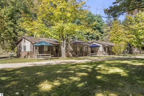 Four-Unit Motel