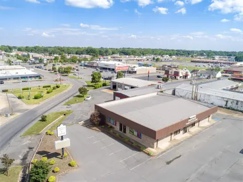 Medical Office & Restaurant Opportunity