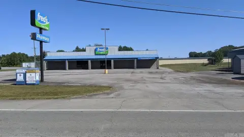 Highway-Frontage Retail Storefront