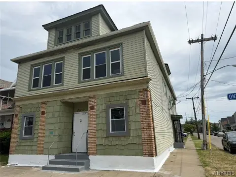 Corner-Lot Mixed-Use Building