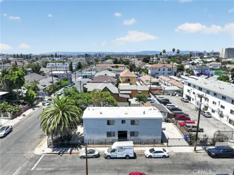 Quadplex With Remodeled Vacant Unit