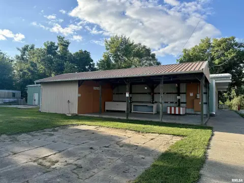 Flex Space with Pole Barn