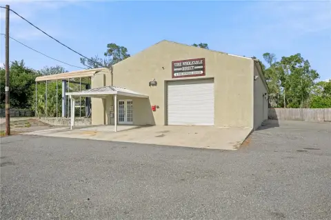 Industrial Property with Secure Yard