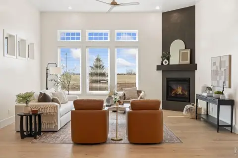 Paired-Home Condo in Golf Community
