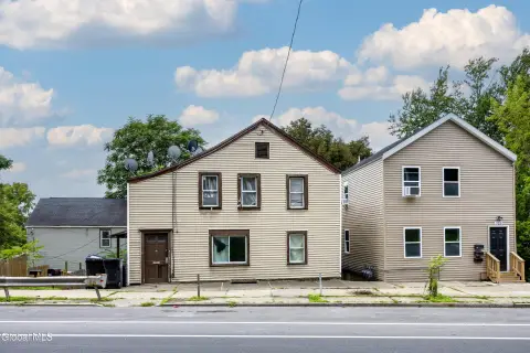 Duplex with Full Basement