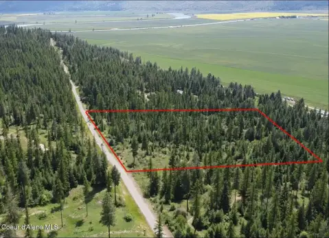 Bonners Ferry Land with Mountain Views