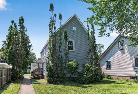 Up-and-Down Duplex with In-Unit Laundry