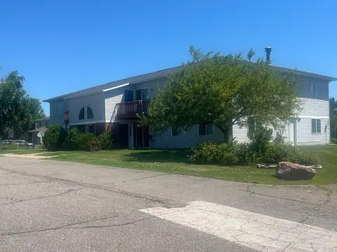 8-Unit Apartment Building Investment