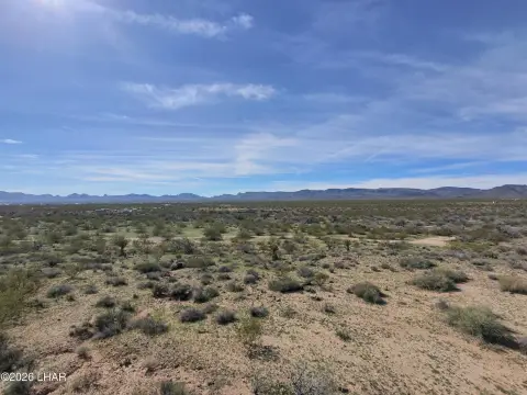 Land in Golden Valley, AZ