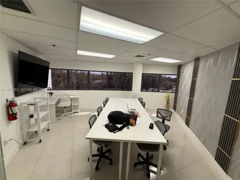 Doral Office Suite Available