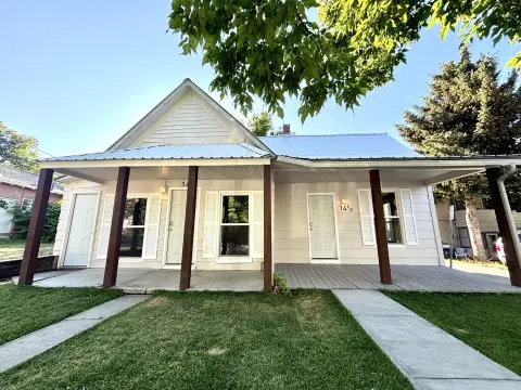Remodeled Duplex in Downtown Helena